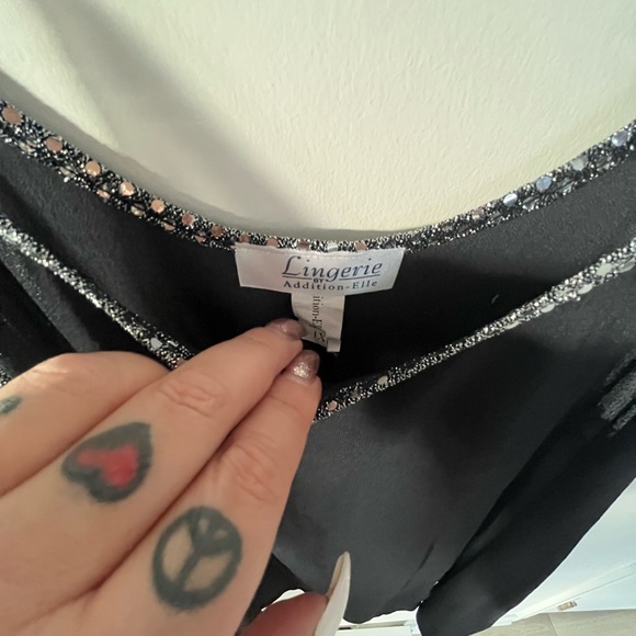 💟 3/$20 AdditionElle Sheer Cami - Picture 4 of 6